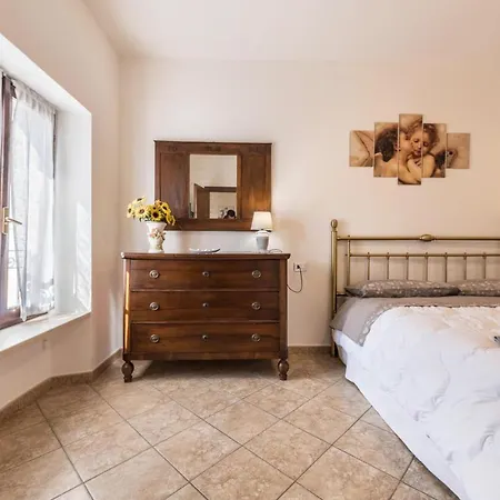 Corte Isabel Per 5 Garda * Костермано